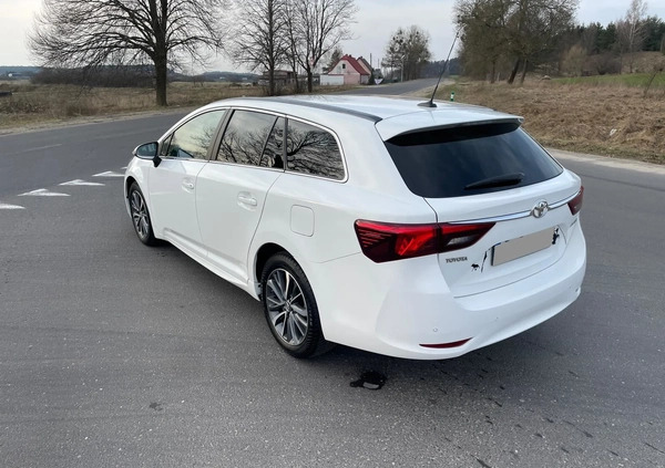 Toyota Avensis cena 44900 przebieg: 187000, rok produkcji 2015 z Nidzica małe 529